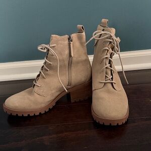 Caslon Keaton Beige Sand Suede Casual Boots Zip and Lace Up Size 8.5